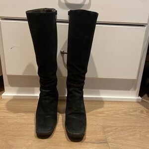 Aquatalia suede boots